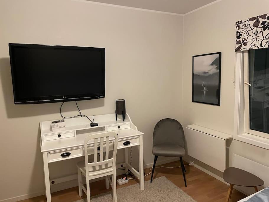 Apartment By The Sea. Hybel/room In South Of Troms *
